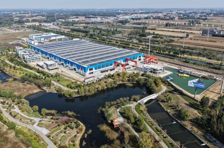 معلومات عنا