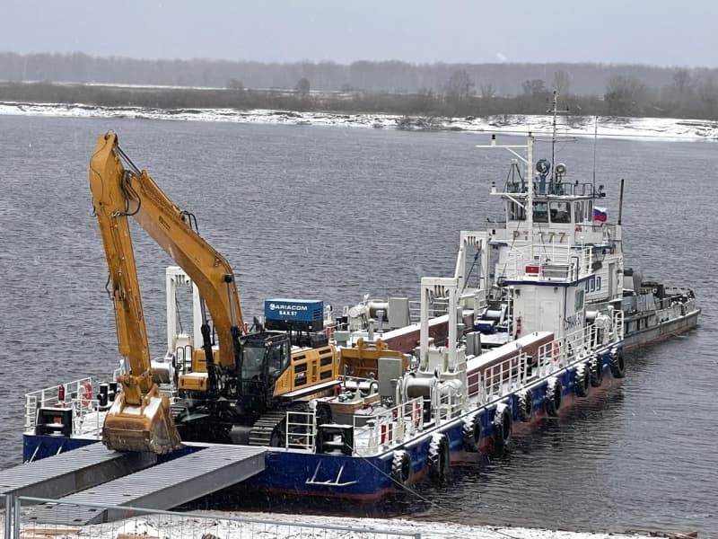 منصة عمل مخصصة لجرافة ذات ذراع خلفي لعمليات الحفر