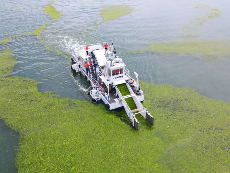 قارب حصاد الأعشاب المائية، قارب تنظيف المياه، قارب كاشط للنفايات