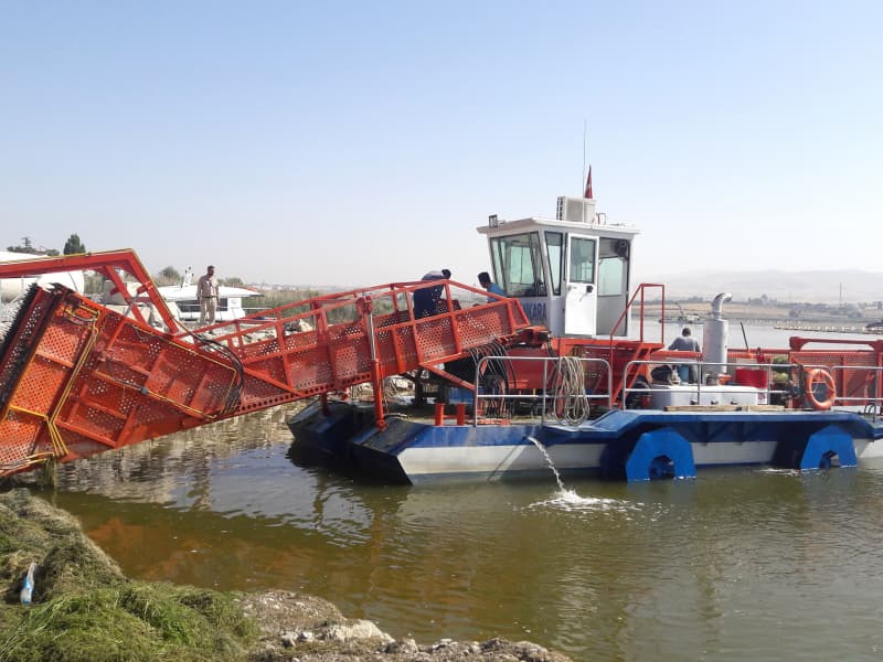 سفينة تنظيف المياه الأوتوماتيكية / حصادة الأعشاب المائية / قارب كاشط للنفايات